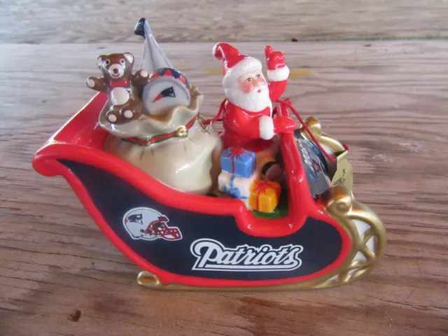 2008 DANBURY MINT NEW ENGLAND PATRIOTS SANTA IN SLEIGH in BOX PERFECT