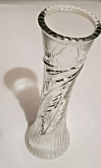 Antike Art decor Kristallglas-Vase Blattmotiv  Maße ca.: H 26 cm D oben: 6,5 cm