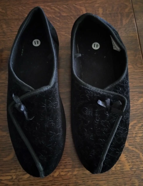 Chaussons Fourrés Plumes Canard – Taille L, Motif étoiles Gris Et Blanc