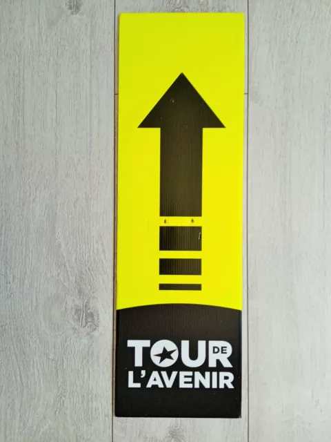 Flèche directionnelle Tour de L'Avenir 2024 collection cyclisme France cycling