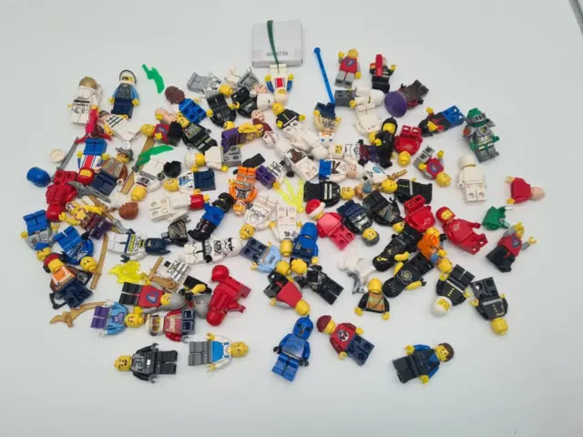 72 Lego Minifiguren Einige Einzelteile dazu und Waffen Sammlung Konvolut