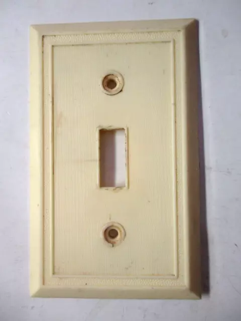 Homart USA Fine Lines Beige Bakelite Art Deco Switch Plate Wall Cover Vtg MCM