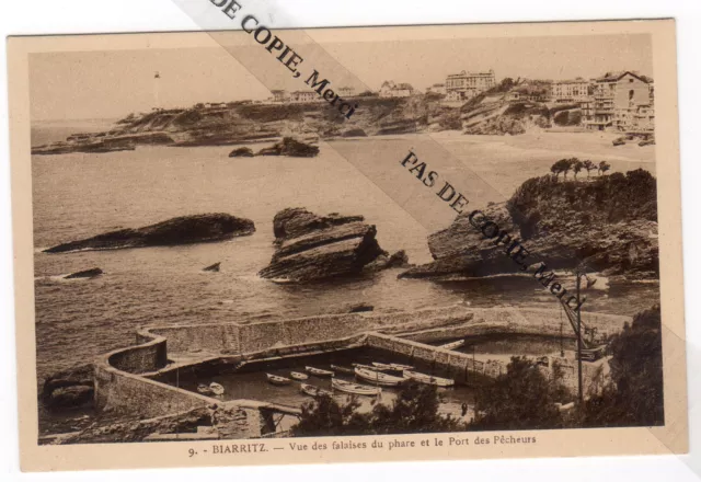 CPA 64 - BIARRITZ - vue des falaises du phare et le port des Pêcheurs