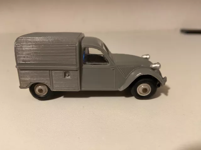 Norev Plastique Ancienne Citroen 2 Cv Fourgonette N° 26/ Idem Minialuxe / Gégé