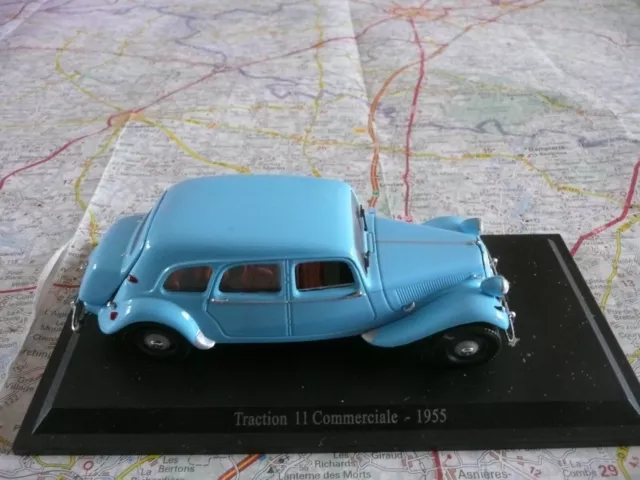 CITROËN Traction 11 Commerciale 1955 Universal Hobbies 1/43 sur Socle