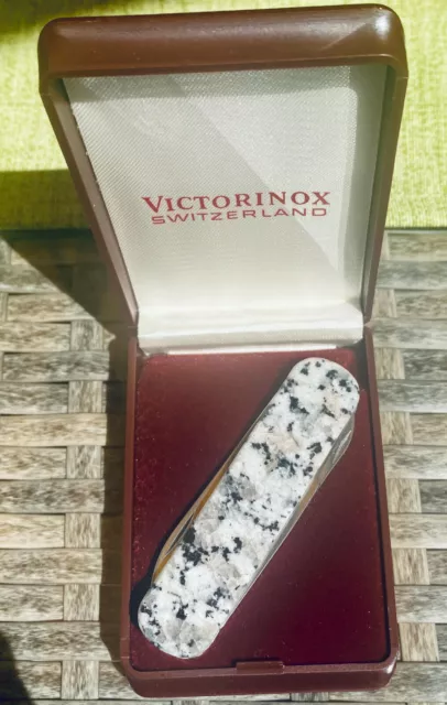 Victorinox Rocknife Steinmesserserie Ambassador besteht aus 5 Stk 2