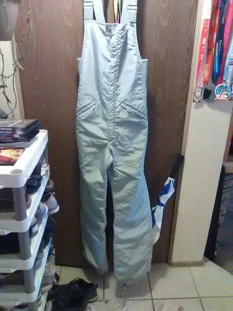 Mens Vintage  Ski Winter Snow Overalls Bibs, size Medium, light Blue