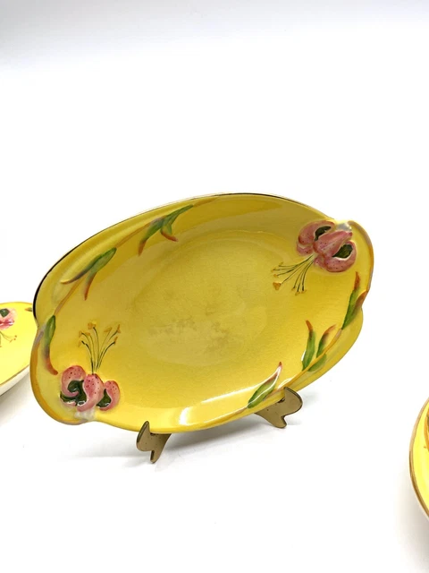 Royal Winton Grimwades 5334 Tiger Lily Yellow Hibiscus Serving Dish c1930