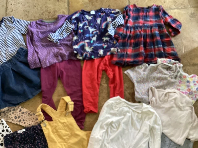 Girls age 2-3 large clothing bundle, good wardrobe selection 4