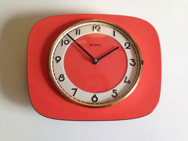 magnifique Horloge pendule  formica ROUGE MANUFRANCE   Vintage An 50 - 70