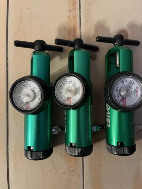 LOT OF 3 Drive Medical Oxygen Tank Regulator 18301G Barb Outlet Max 3000 PSI 0-8