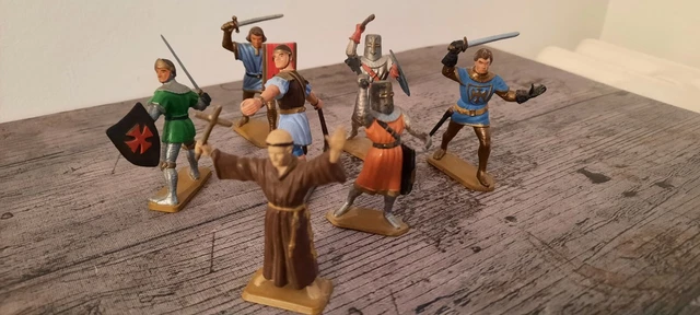 Lot De 11 Figurines Starlux – Moyen Âge – Cavaliers Et Personnages