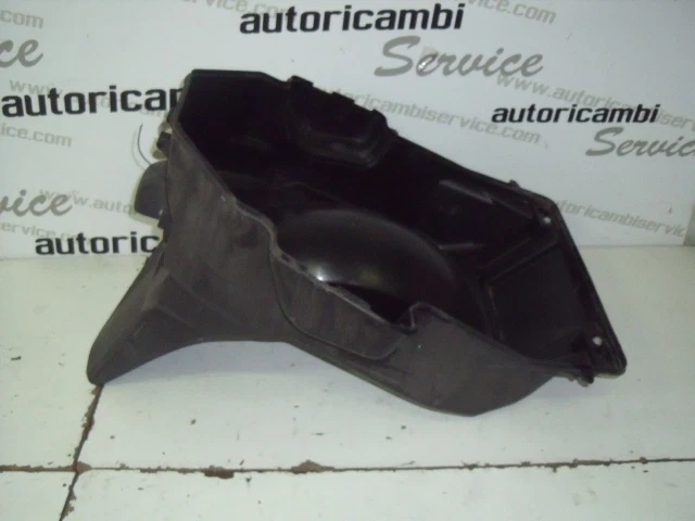 92211-05H04 Compartiment sous Selle SUZUKI Burgman AN400 (2010) KW24