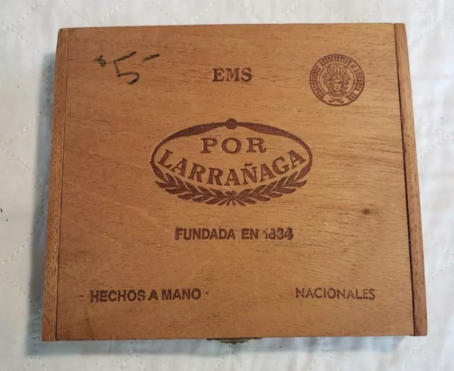 Wooden Cigar Box 'Por Larranaga Fabulosos' 7"x5"x1" Hinged Latch Dominican EMS