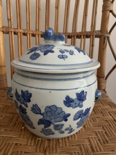 Vintage Chinese Ceramic Blue & White Lidded Pot Floral.