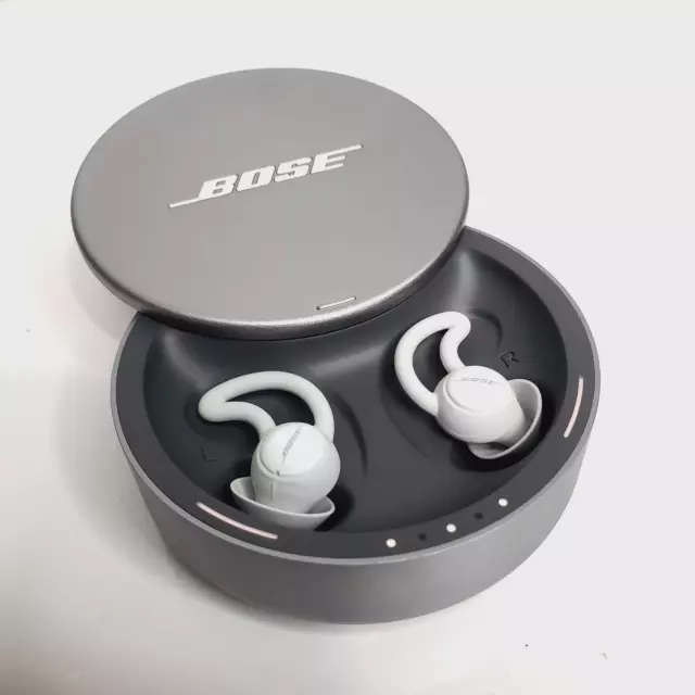 Bose Noise Masking Sleepbuds 424611 w/ Charge Case (PARTS/REPAIRS ONLY)