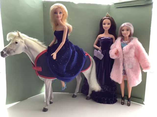 Pony Parade Horse With 2 Barbie Dolls & Stacey? Doll