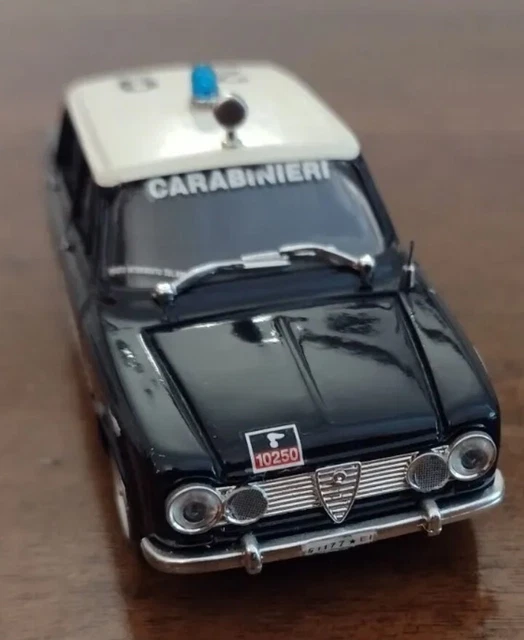 Modélisme Voiture Carabinieri Vintage échelle 1:32 - Auto Verte Made In Italy Pour Pièces Détachées