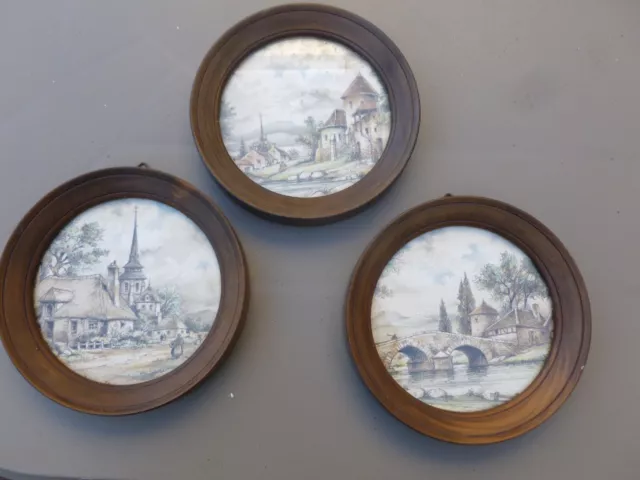 Lot de 3 cadres anciens en bois décors paysages.