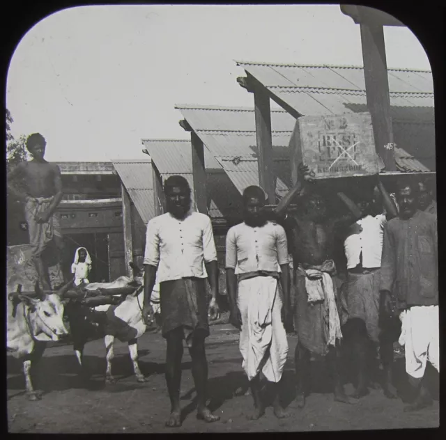 Glass Magic Lantern Slide GROUP OF MEN C1910 PHOTO INDIA