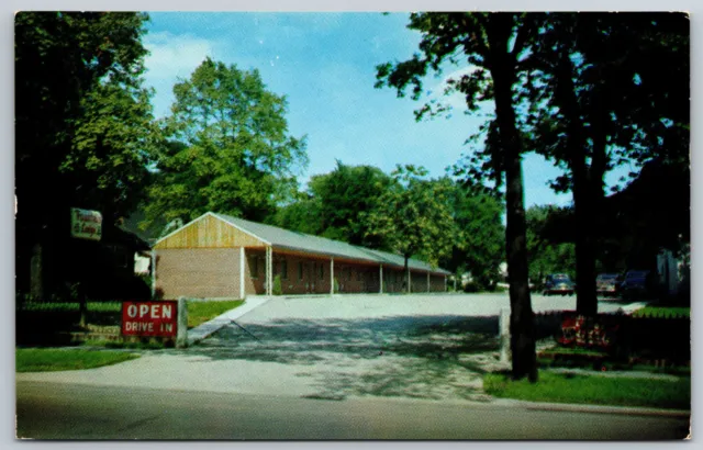 Postcard Fountain Lodge Motel Bellefontaine, OH F16