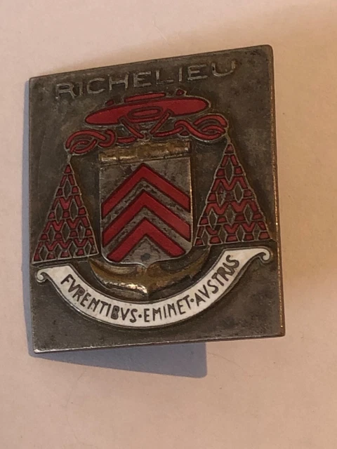 INSIGNE BADGE 29e PELERINAGE MILITAIRE INTERNATIONAL A LOURDES