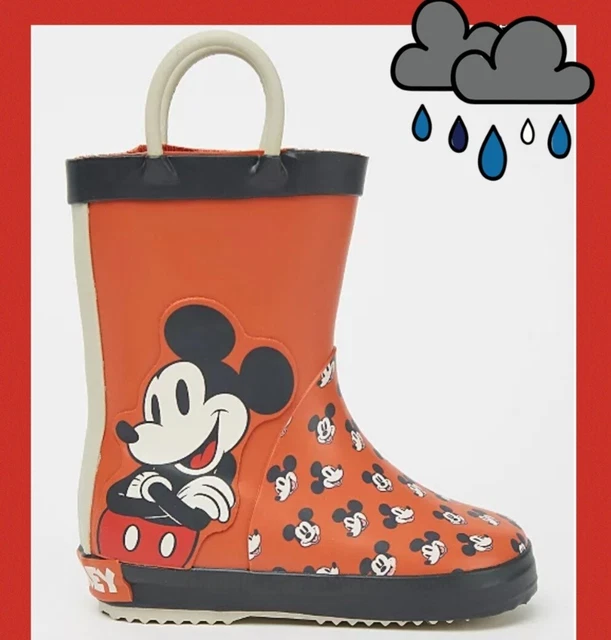 Mickey deals mouse wellies