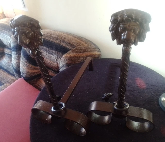 2 Topes Para Chimenea.hierro.cabeza De Leon