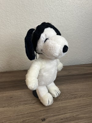 plush snoopy dog