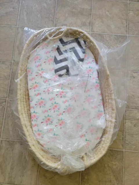 Manha Moses Basket Baby Changing Basket with Thick Pad 2 Baby Bed Sheets Manha Moses Basket Baby Changing Basket with Thick Pad 2 Baby Bed Sheets