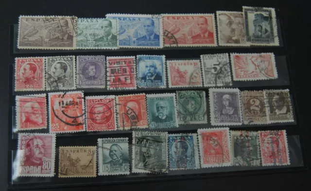 Lot Von Alten Verschiedenen 31 Briefmarken- (Gebraucht).  Q19 2