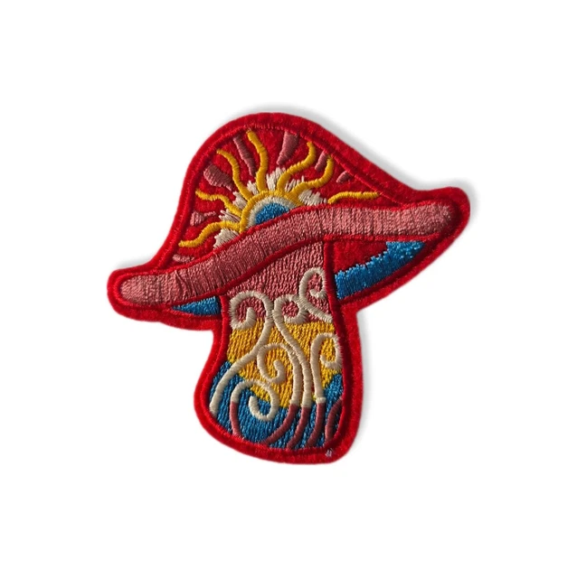 Ecusson patch thermocollant applique jambes champignon rouge. : par brodaveyronpatchs
