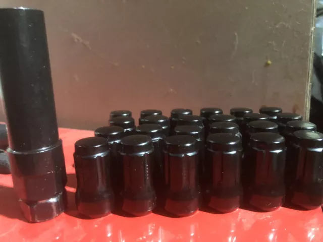 24 Black 6 Spline Lug Nuts 14x1.5  + Key