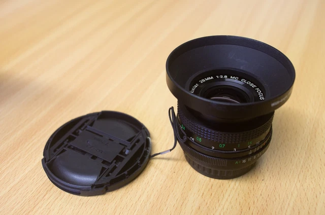 Vivitar (Komine) 28mm f2.8 close focus Pentax PK/A mount prime lens with hood