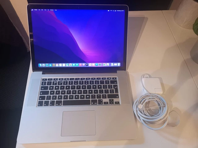 Apple MacBook Pro 15.4" (512GB SSD, Intel Core i7, 2.5GHz, 16GB RAM,