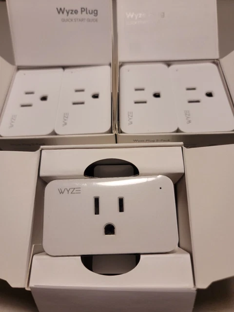 WYZE Smart Plug WLPP1 White (2-2 Packs & 1-1 Pack Total Of 5 Plugs, All Working.