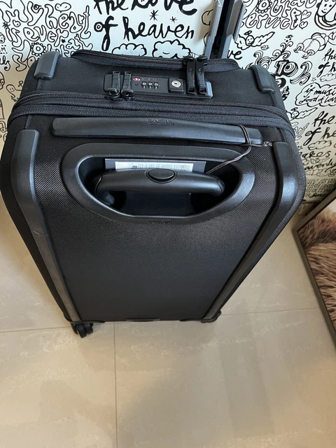 Tumi Alpha 3 International Expandable 4 Wheeled Carry-On - Black (1171541041) 4