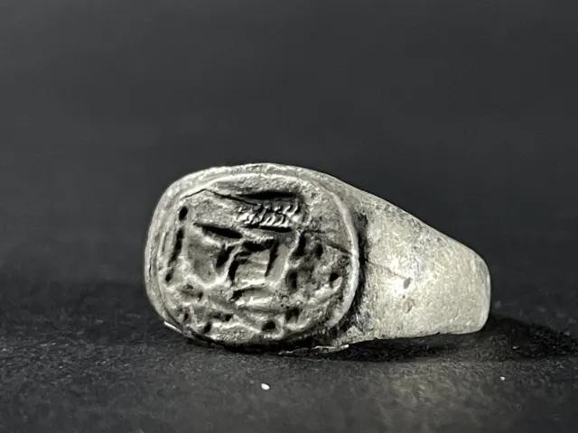 Rare Ancient Roman Silver Ring Depicting Victoria Goddess Circa 100-400 Ad