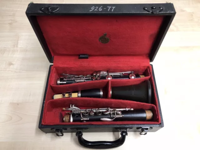 VINTAGE BOOSEY & HAWKES 926 77 WOODEN CLARINET Original case