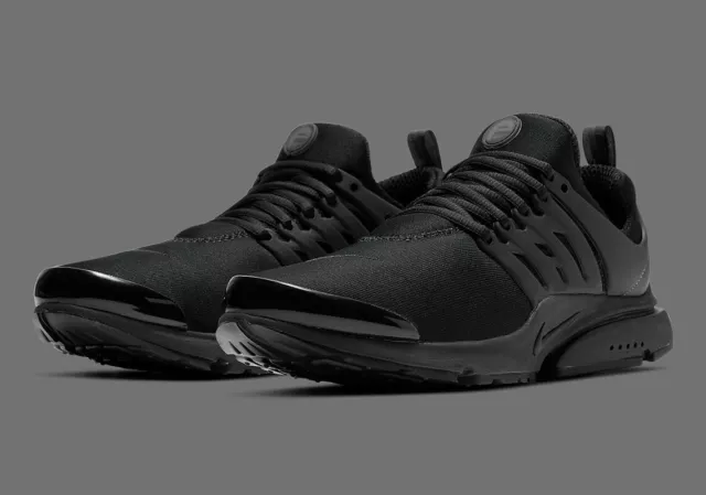 Nike Air Presto Triple Negro Entrenadores UK 11 **Totalmente Nuevo en Caja**