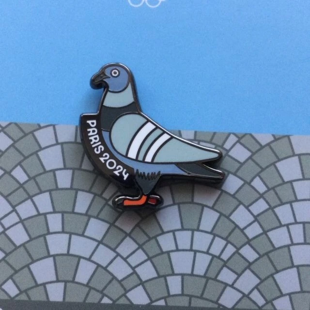 PARIS 2024 OLYMPIC Games Pigeon City Pin Badge On Official Backing Card £12.99 PicClick UK