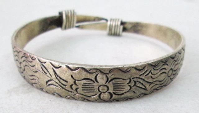 Old Hmong Hill Tribe Unisex Silver Bracelet Floral Design Old Hmong Hill Tribe Unisex Silver Bracelet Floral Design