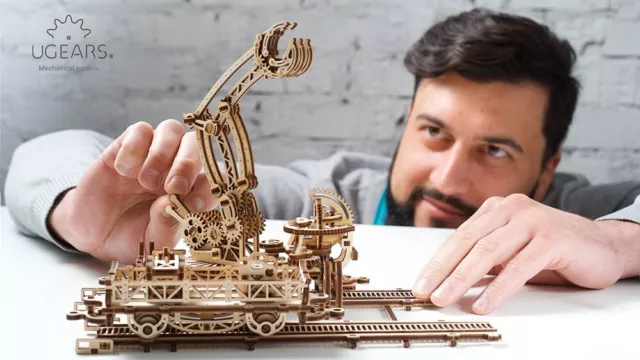 UGears Schienenmontierter Manipulator Greifer & Kran Mechanikholz Bausatz