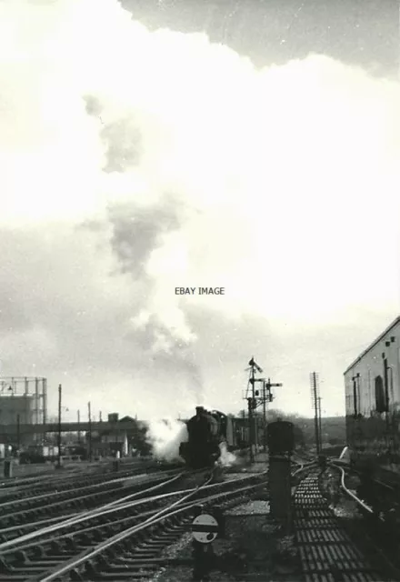 Photo  Gwr Hall Class 4-6-0 No  6956 Mottram Hall Outside Oxford Railway Station