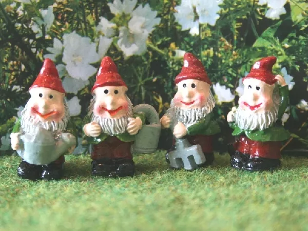 Set Of Four Gnomes Miniature Dolls House Garden Accessories 1:12th Scale