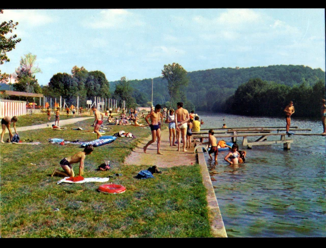 CLAMECY (58) BAIGNADE , BORDS de l'YONNE animés