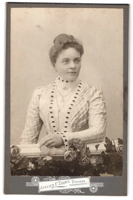 Fotografie F. Zeibig, Dresden, Schandauerstrasse 1, Portrait junge Dame mit Hoc