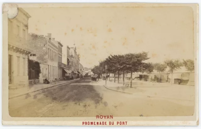 CDV circa 1880. Royan (Charente-Maritime). Promenade du port.