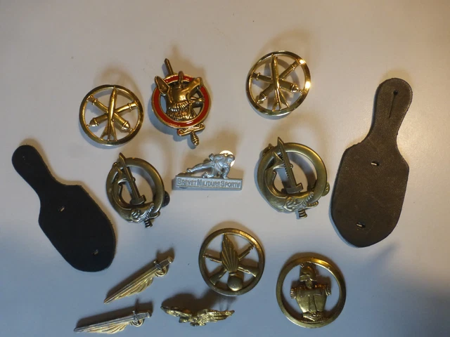 LOT DE 11 insignes militaire broche epinglette à identifier diverse ...