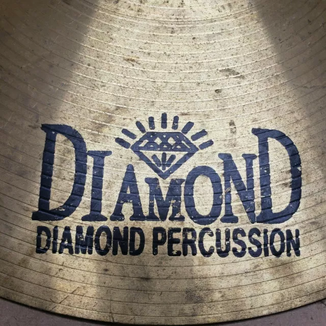 16" DIAMOND CRASH CYMBAL - HEAVY WEIGHT BRONZE - USED but GOOD CONDITION 16" DIAMOND CRASH CYMBAL - HEAVY WEIGHT BRONZE - USED but GOOD CONDITION